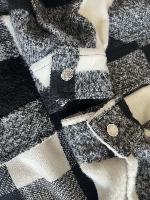 Жіноча куртка-кардиган «Bershka»