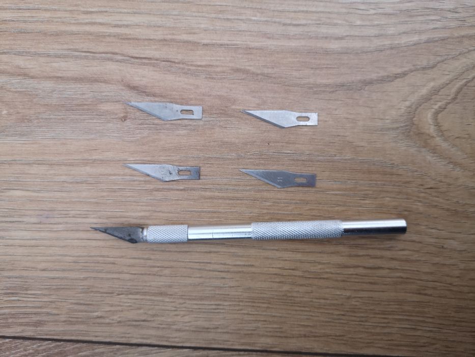 Skalpel nożyk modelarski stan dobry 4 nożyki dodatkowo