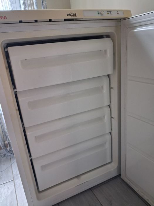 Морозильна камера AEG ARCTIS electronic