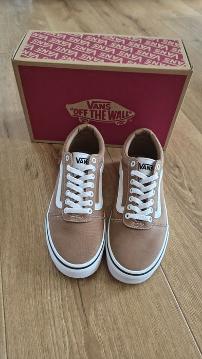 Nowe sneakersy Vans Ward r. 40