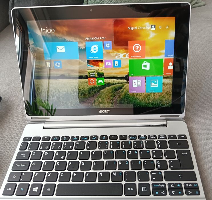 Computador híbrido Acer