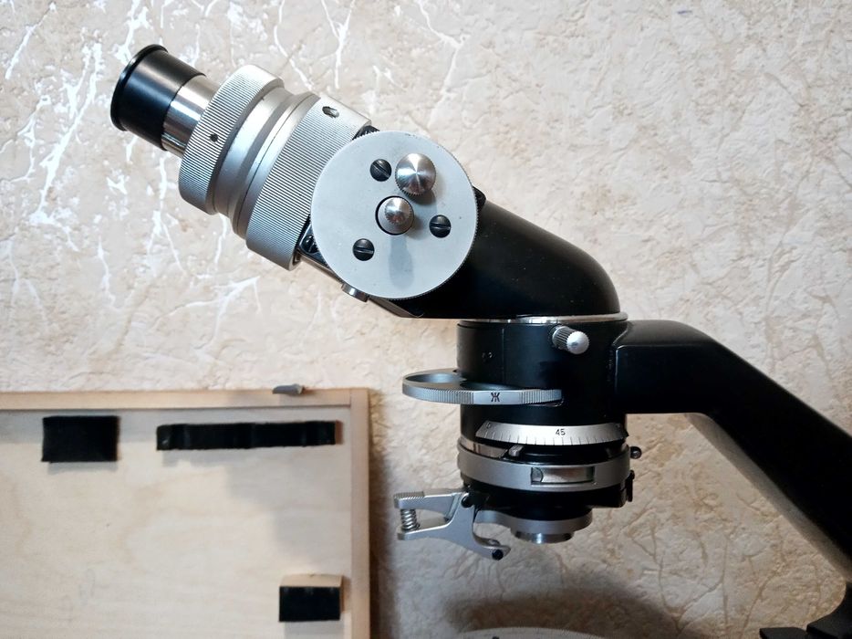 Поляризаційний мікроскоп МИН-8