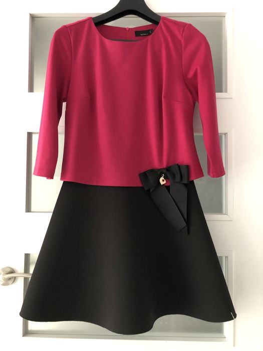 Sukienka fuksja z czarnym