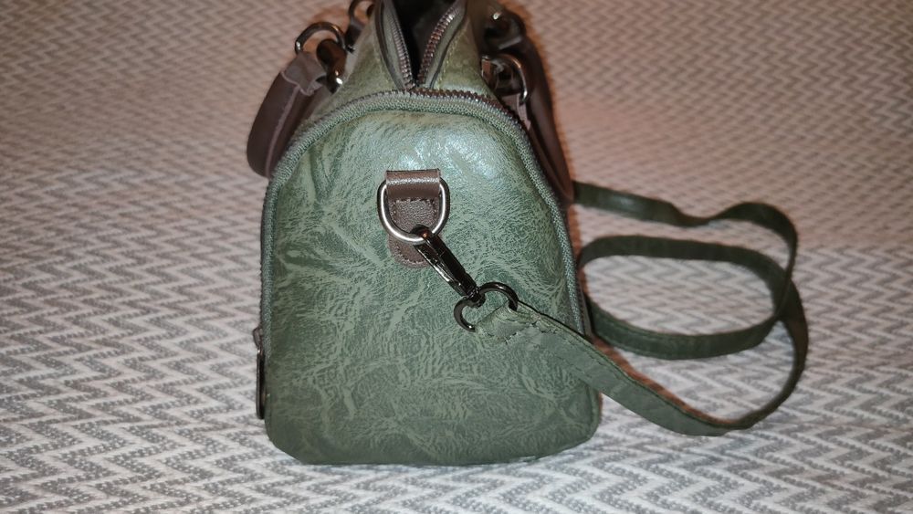 Жіноча сумочка через плече