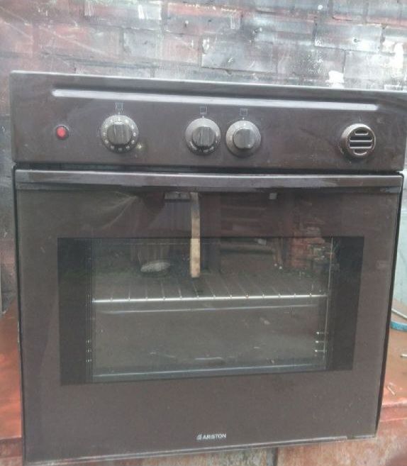 духовка арістон італ'янська