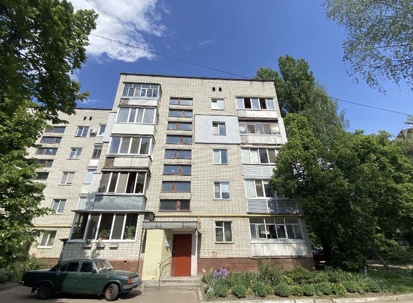 Простора 3-кімнатна квартира 68 м² з двома лоджіями та підвалом, Левка Лукʼяненко