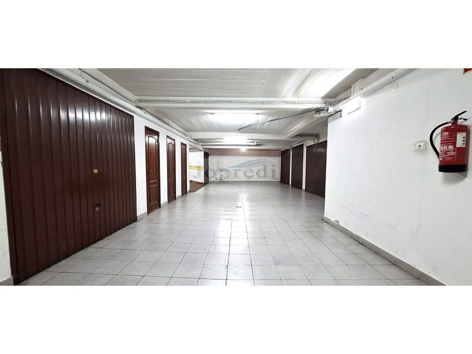 T2 com sótão privativo, garagem e arrecadação