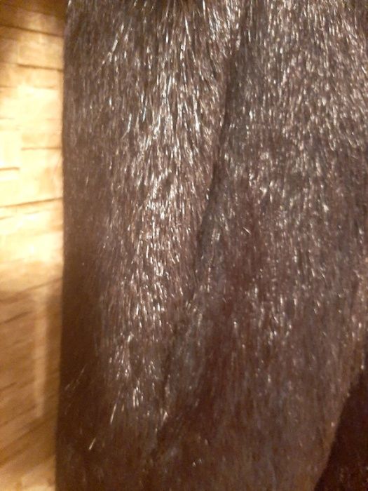 Жіноча шуба із нутрії