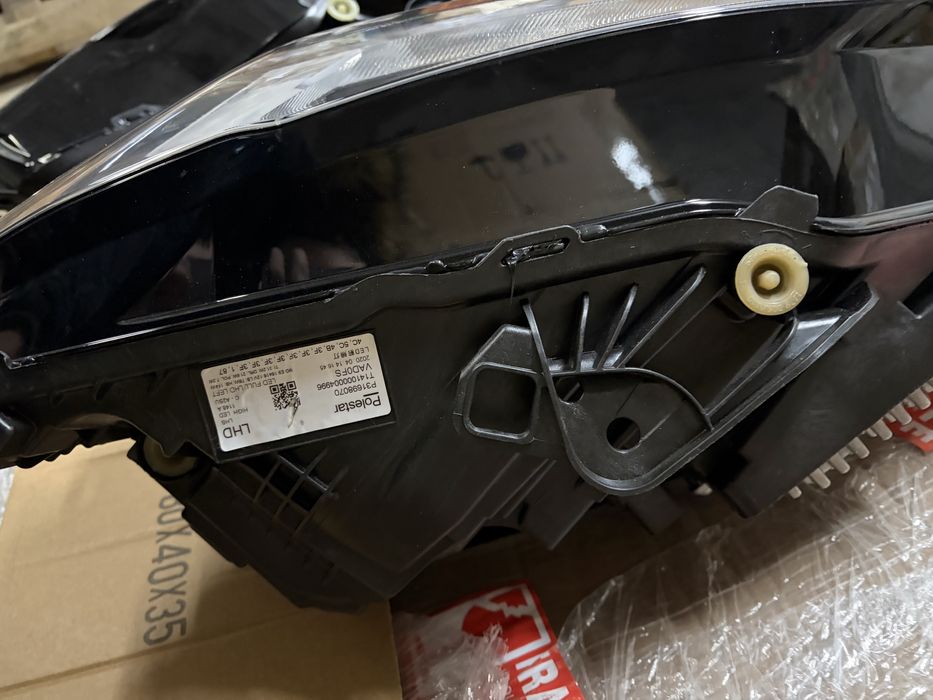 Polestar Led (pixel technology) 2021 -2025  передні фари