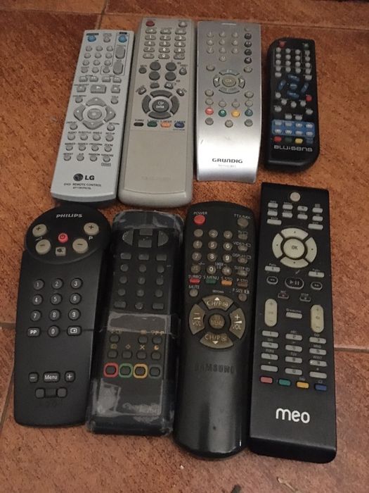 Varios comandos de TV a distancia