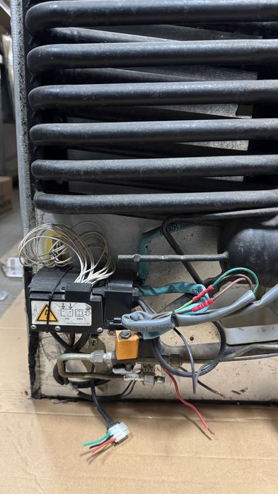 Холодильник Thetford N150 для кемпера / каравана 12V 220V газ