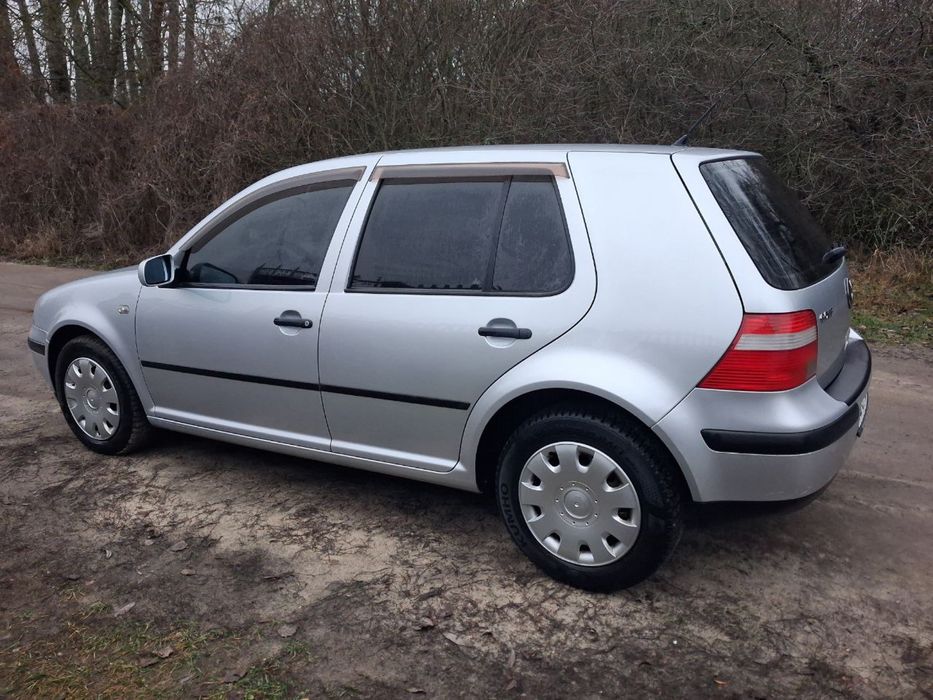 Продам Volkswagen Golf 4 1.4 16 V