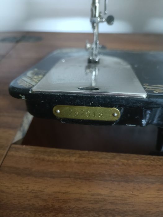 Máquina de costura singer