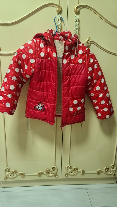 Зимняя курточка для девочки 4-6 лет
