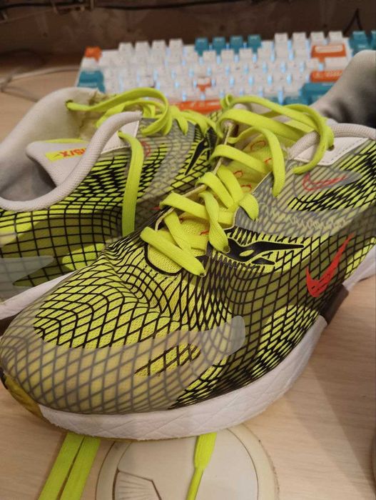 б/у Кроссовки Nike CV3416-700 фирменные  оригинал  40-41 р 250-260 мм