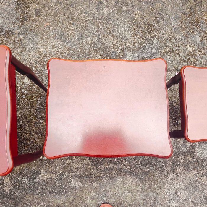 Conjunto de trio de mesas de madeira maciça apoio