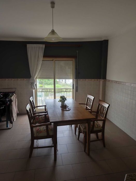 Arrenda-se quarto em pataias