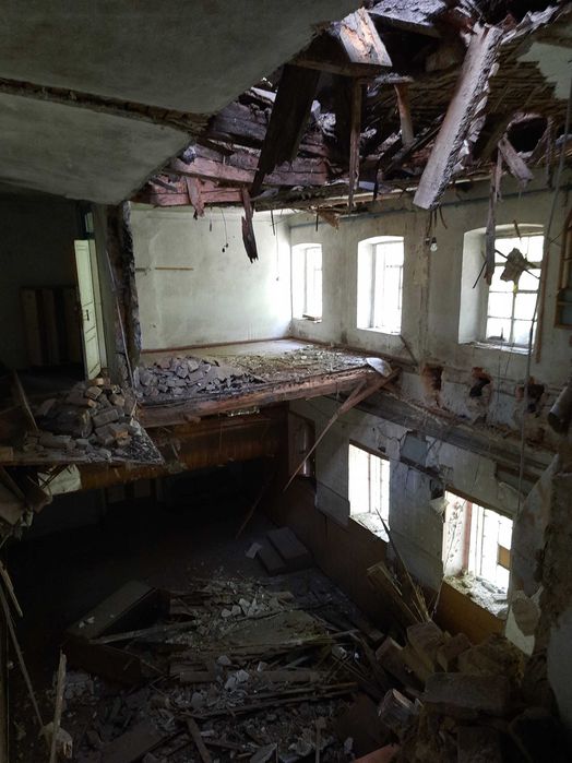 Нежитлова будівля клубу-гуртожитку. З