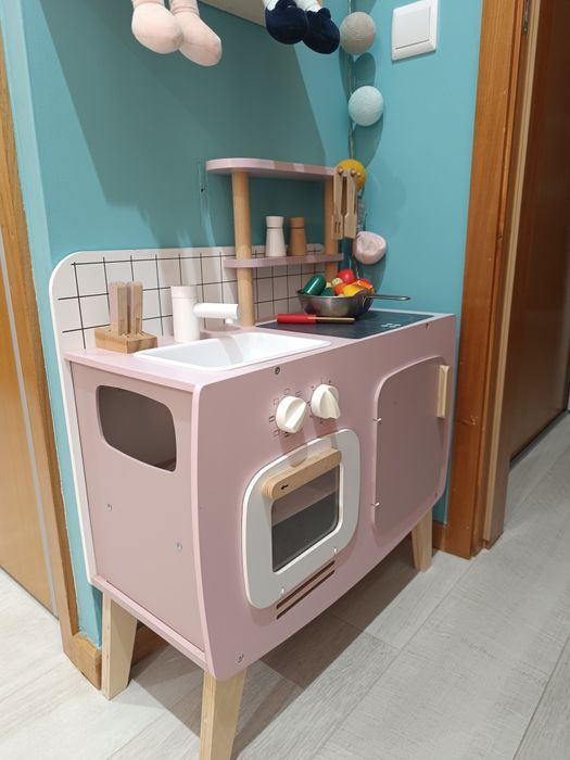 Cozinha de brincar de madeira