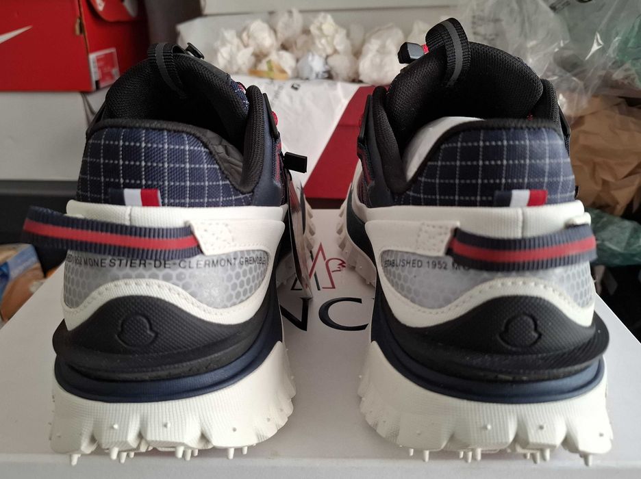 Sneakers novos branco/azul Moncler 40