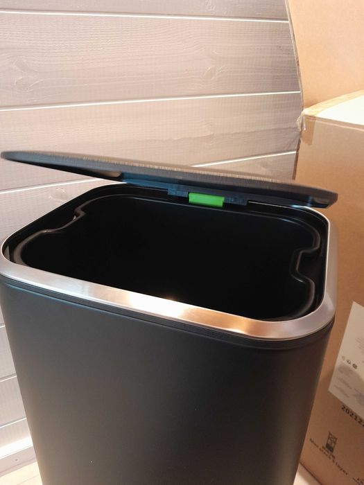 Kosz na śmieci 32 l Amazon Basics z pokrywą nowy outlet niesprawny