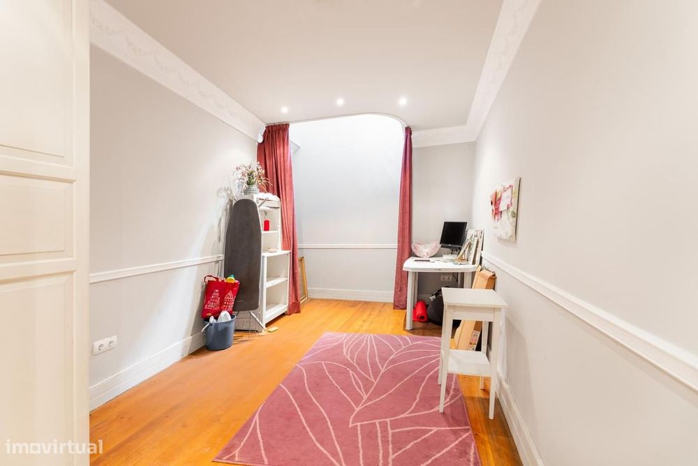 Moradia T4 + 1 com piscina, Pena, Lisboa