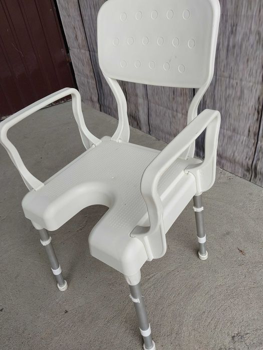 krzesełko toaletowe  /  707