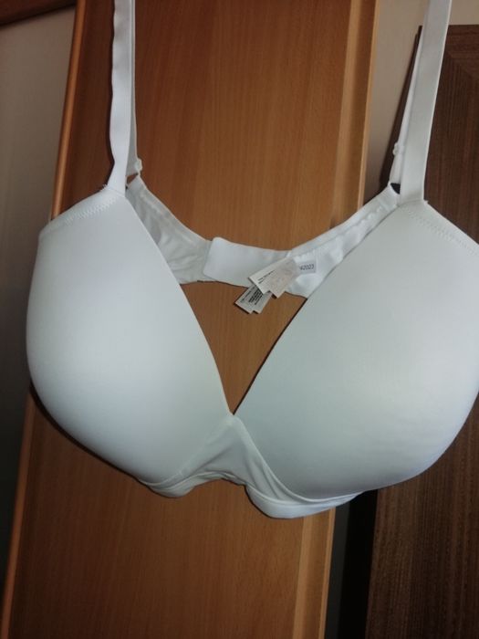 Biały biustonosz Primark. Nowy, bez metki.