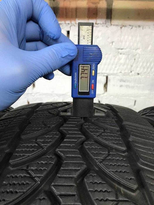 Зимові шини б/у 225/50 R17 Bridgestone Blizzak LM32 (8114)