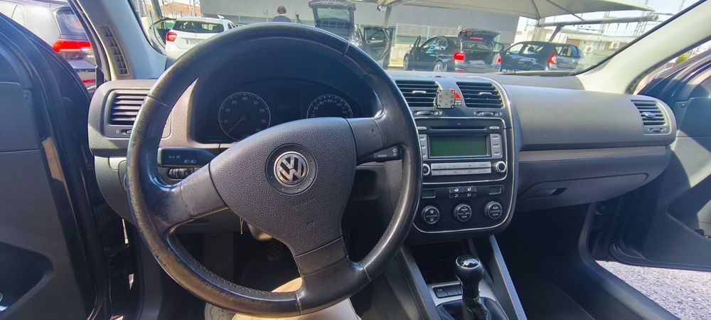 VW Golf V 1.6 FSI (2003) - Excelente Estado