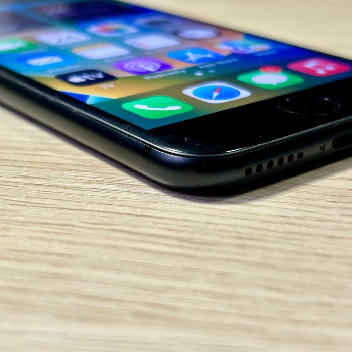 iPhone SE 2020 - Sprawny - Osobiście