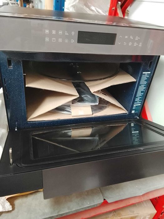 Forno de Micro-ondas com Convecção Samsung MW8000R