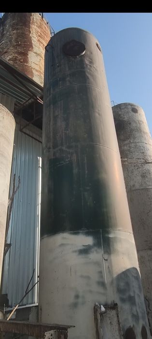 Воздушный ресивер (воздухосборник,повітрозбірник) 10 м.куб. 8 атм. 
16