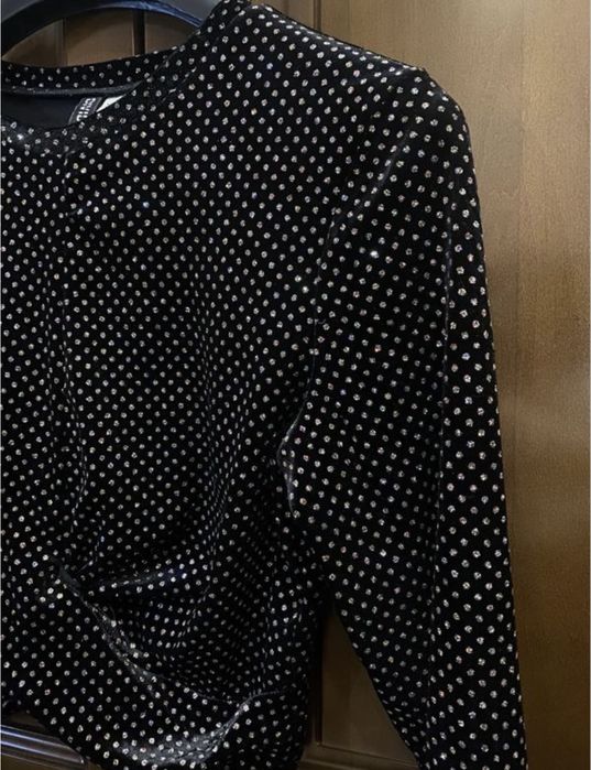 Блискучий топ з довгим рукавом