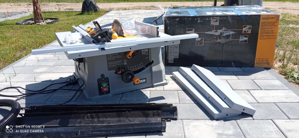 Piła stołowa Krajzega TITAN 255mm 1500w 230v ze stołem