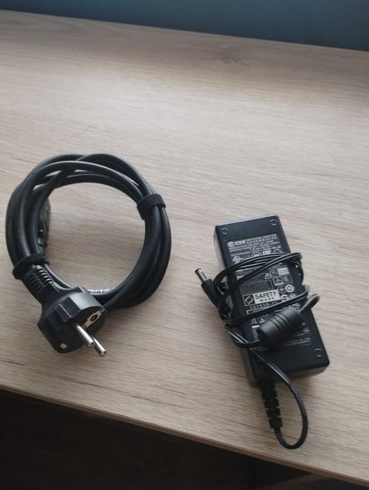 Monitor HP 22f  (21,5'')
