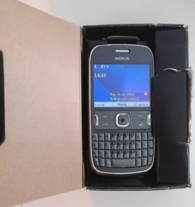 Nokia Asha 302 pełen komplet w pudełku.