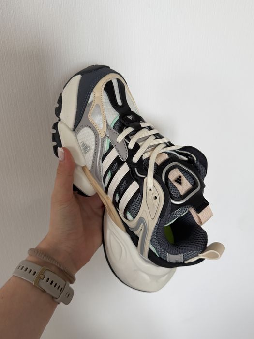 Жіночі кроосівки Adidas Vento XLG Deluxe