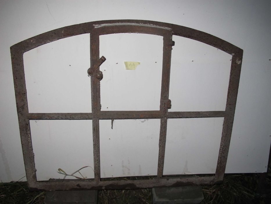 Stare okna żeliwne