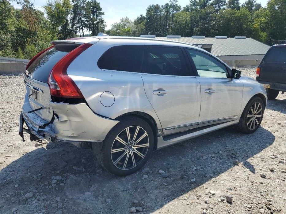 2017 Volvo XC60 T6 INSCRIPTION