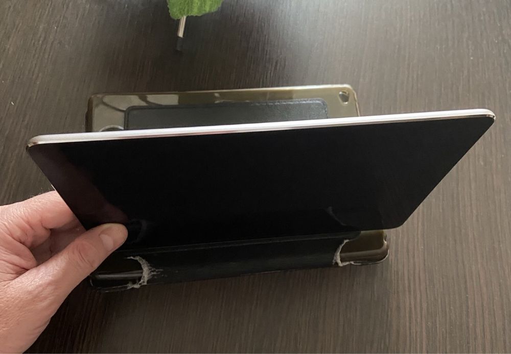 Ipad air 2 16rб памяти +lte