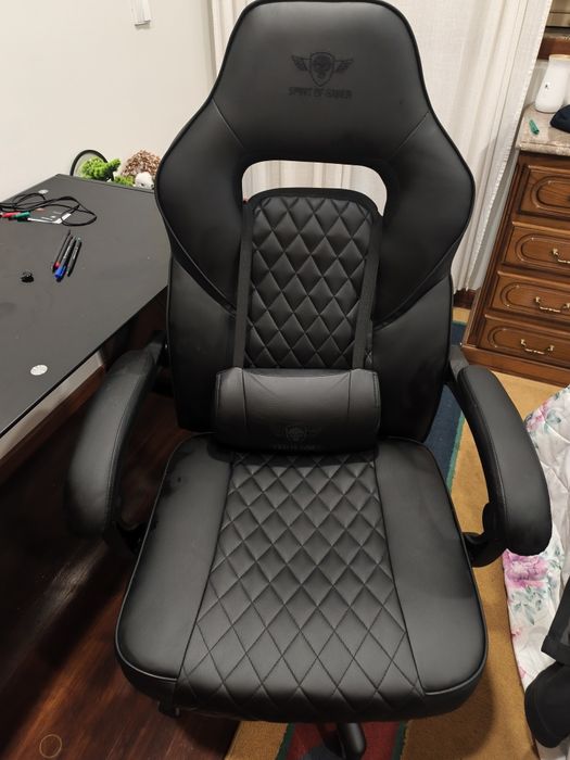 Vendo mesa monitor e cadeira