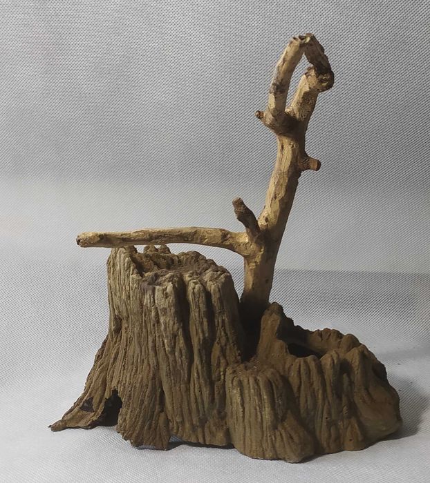 Korzeń,konar  ze sztucznego kamienia z wkomponowanym drewienkiem