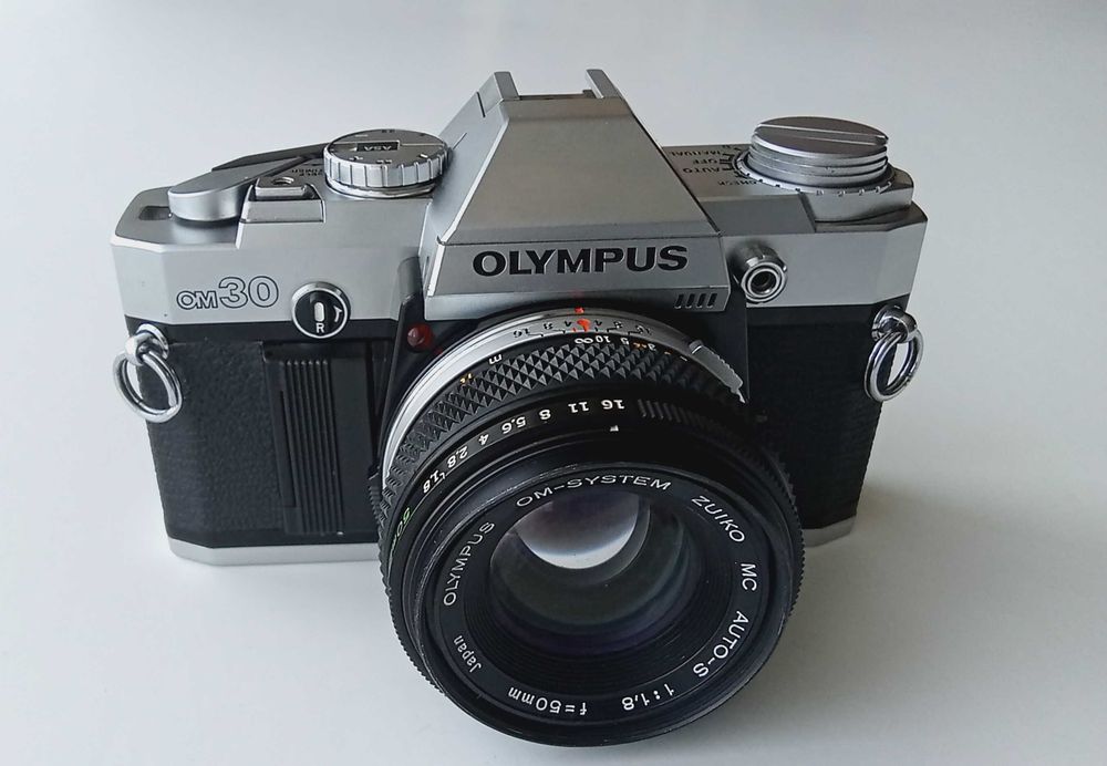 Olympus OM-30 50mm 1.8 (подходит для плохого зрения)