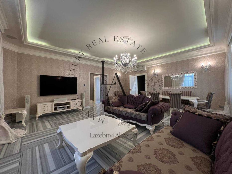 Новый Особняк Общая площадь 950м.Дом 577м.В самом Центре Козина.Без-%