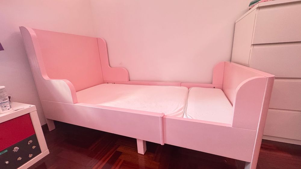 2 Camas Extensíveis IKEA BUSUNGE Rosa + Colchões
