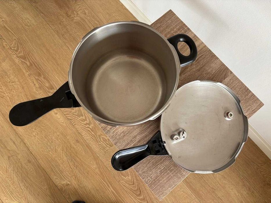 Panela de pressão Evinox - Inox - serve para indução