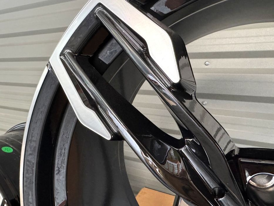 Різноширокі R20 5x112 BMW G30 G20 G12 G11 F39 F48 G80 G22 G23 G26 G15