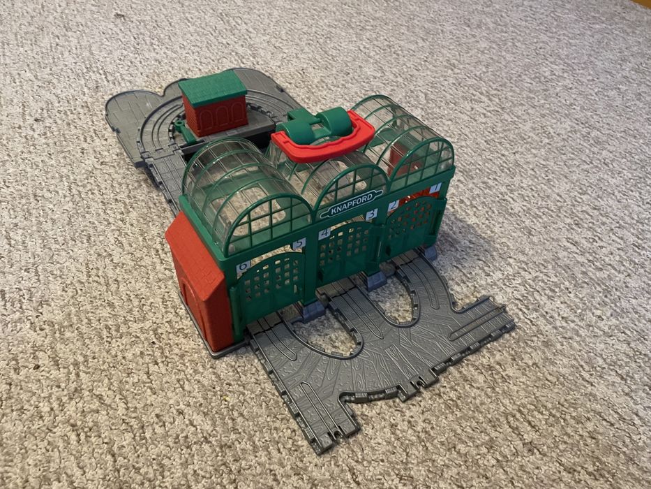 Przeogromny zestaw Tomek i Przyjaciele-pociągi i tory