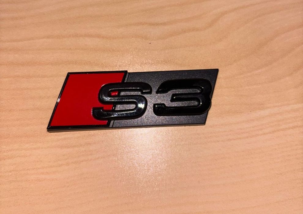 Símbolo Audi S3 preto para grade dianteira novo